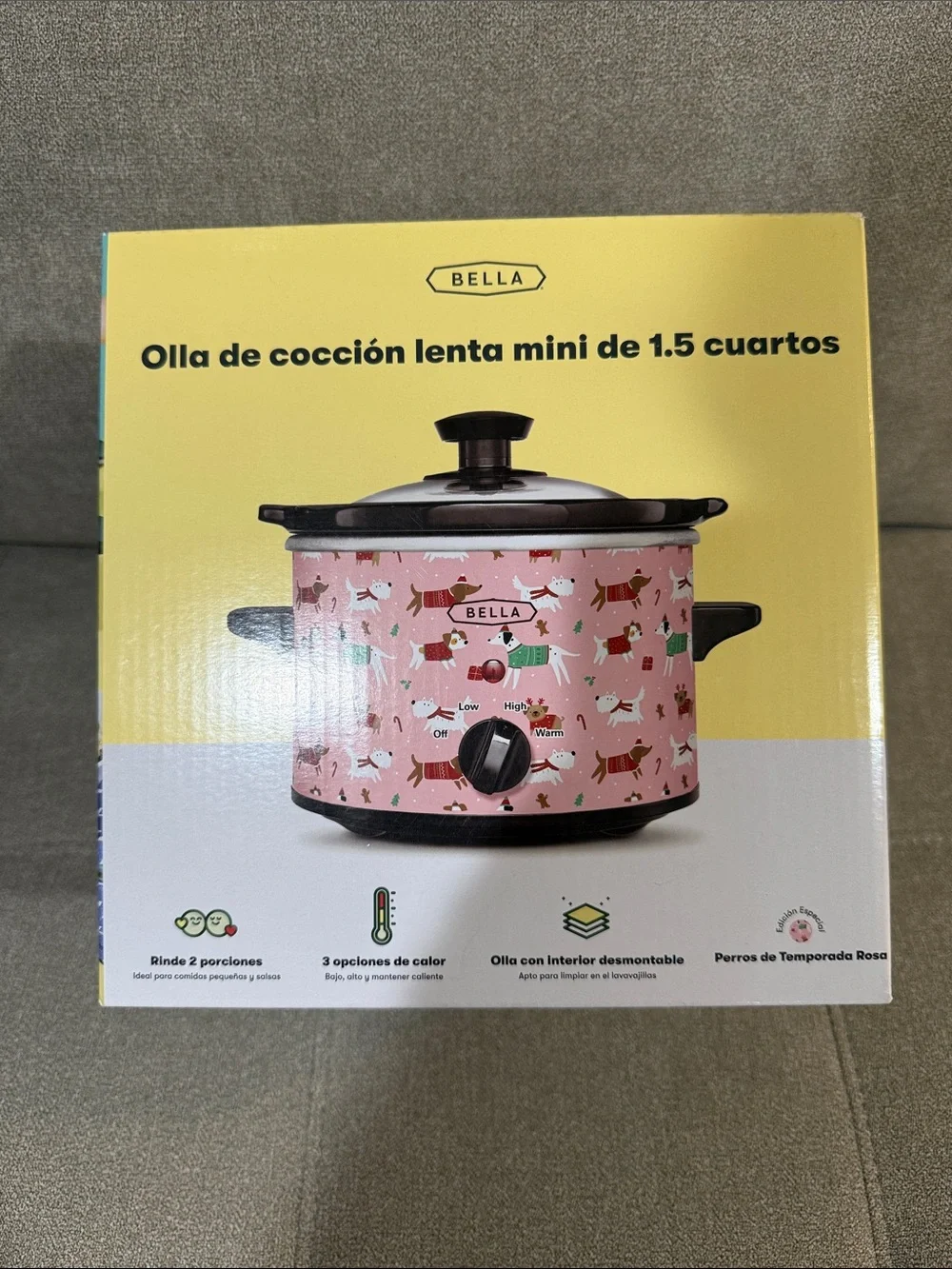 NWT BELLA 1.5QT Slow Cooker - Pink Winter Dog Print